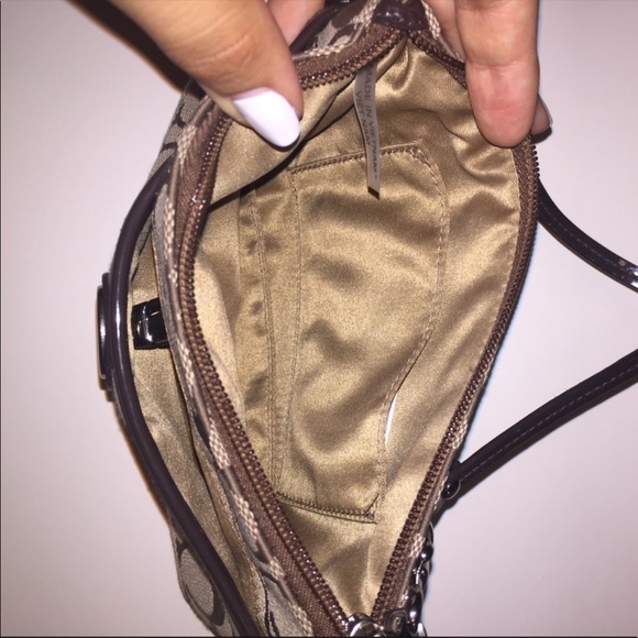 Coach Park Signature Medium Wristlet - Picture 5 of 7